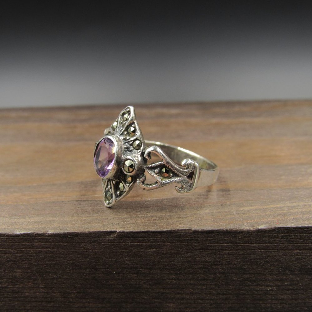 Size 5.75 Sterling Amethyst & Marcasite Ring - Picture 3 of 8